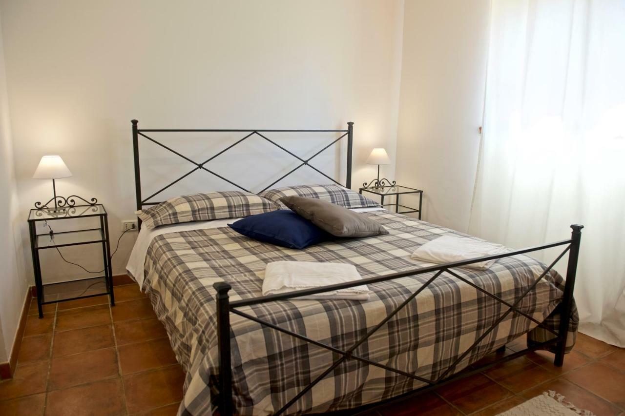 Agriturismo Le Folaghe แตร์ราชินา ภายนอก รูปภาพ